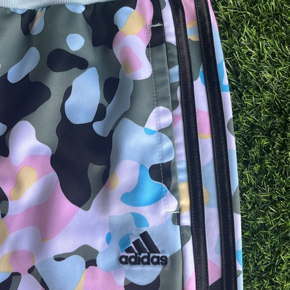 ADIDAS Girls Camo Print Joggers size 10/12 medium - Picture 9 of 12